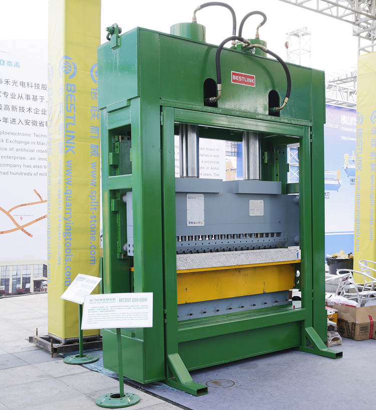 BRT200T stone guillotine machine with conveyors for USA market