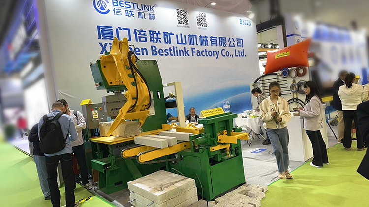  2024 Xiamen stone fair 320tons hydraulic stone splitting machine