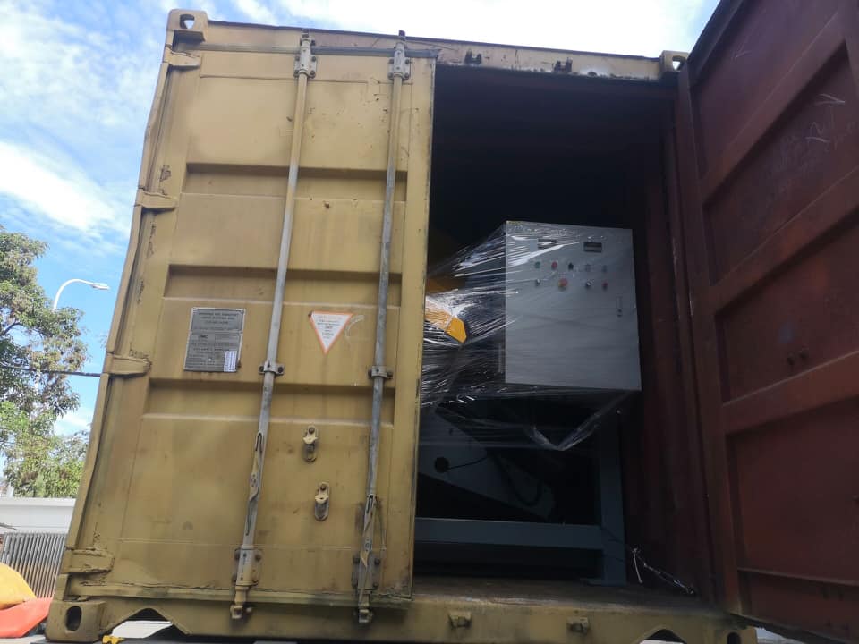 Veneer stone saw is loading and shipping to America 5